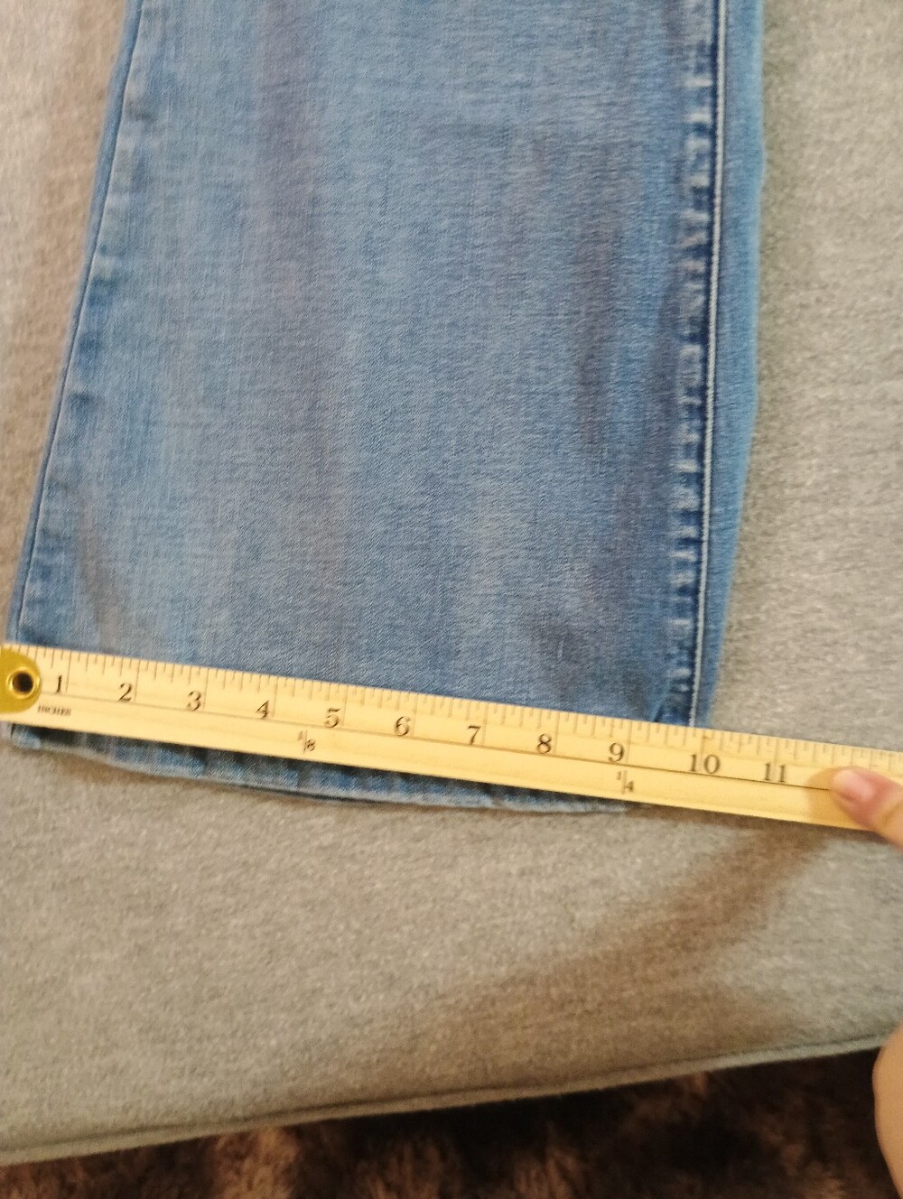 Unbranded Women's Size 26  Light Blue Flared Jeans - Picture 6 of 9